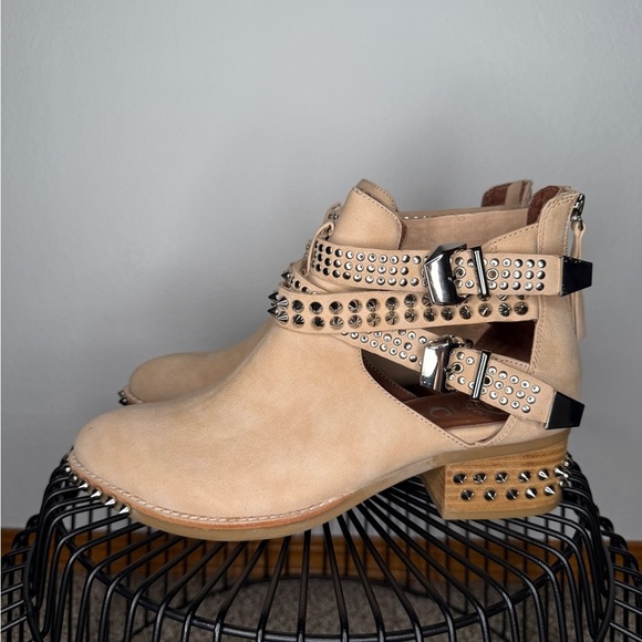 Jeffrey Campbell Shoes - Jeffrey Campbell Everly Studded Tan Suede Ankle Boots Buckle Wedge Size 9.5
